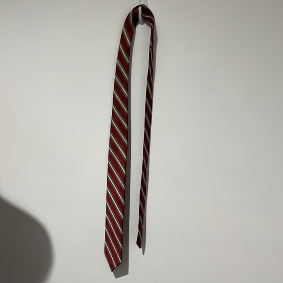 Vintage George 100% silk men’s necktie 62” long and 3.25” wide - Picture 6 of 6